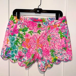 Lilly Pulitzer 5” buttercup stretch shorts size 6